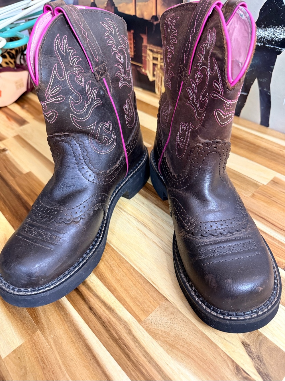 Ariat Women’s Western utility boots w/ Pink Trim cowgirl leather flannel barn 8B